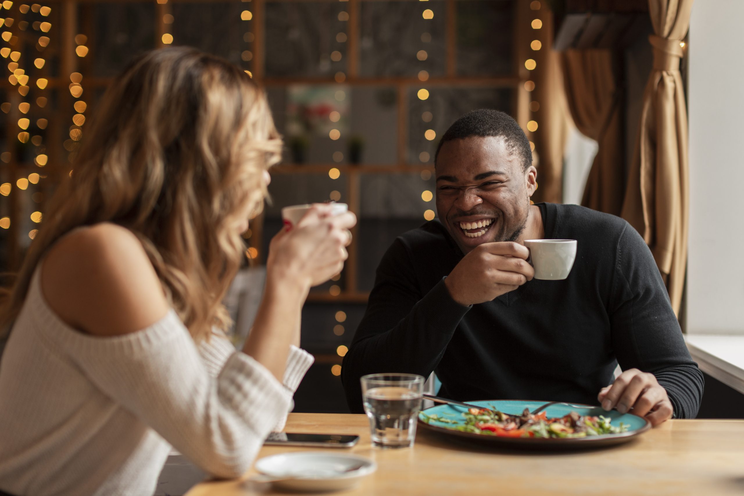 smiley-friends-having-good-time