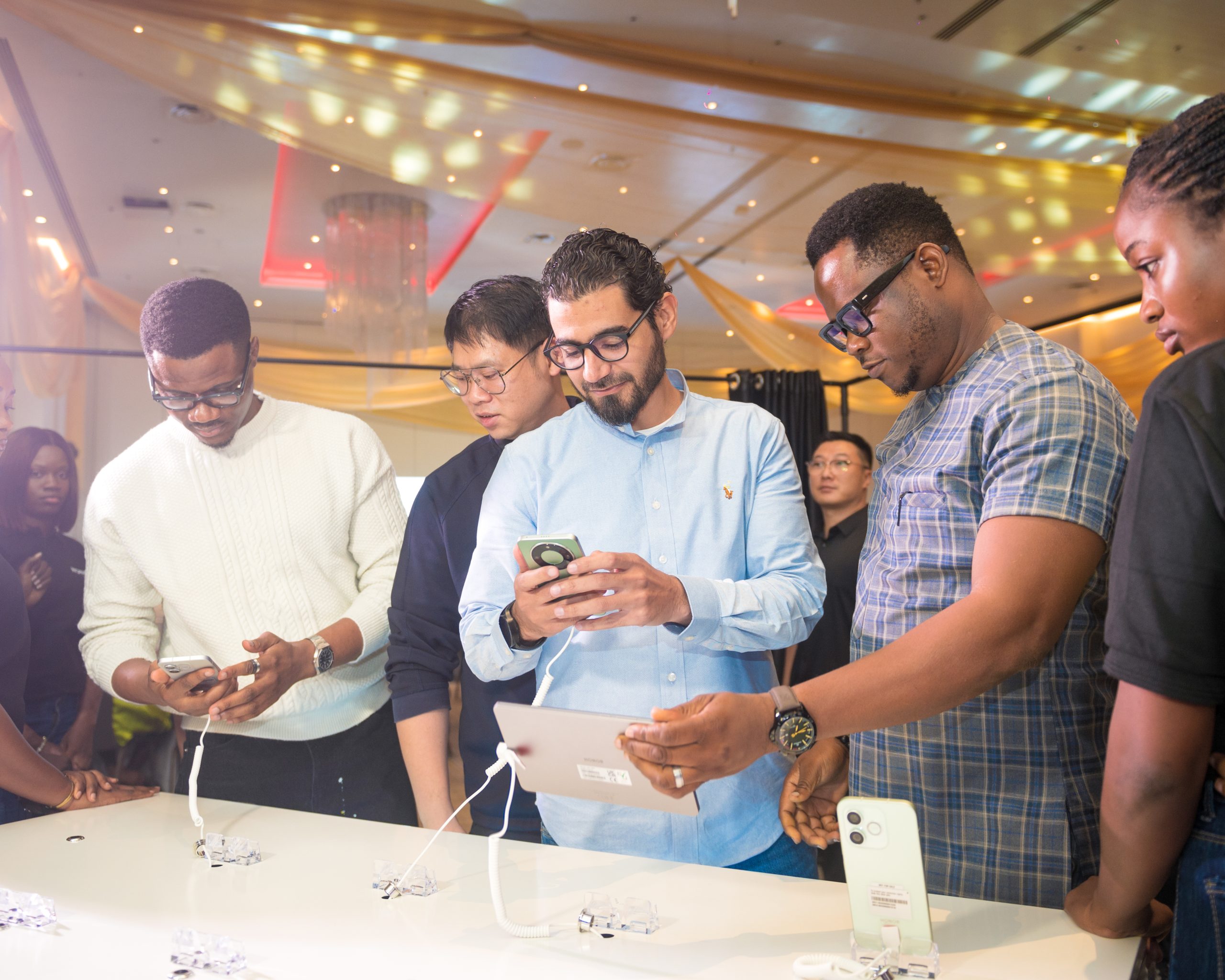 Tech expert highlights HONOR X9d at Lagos Summit