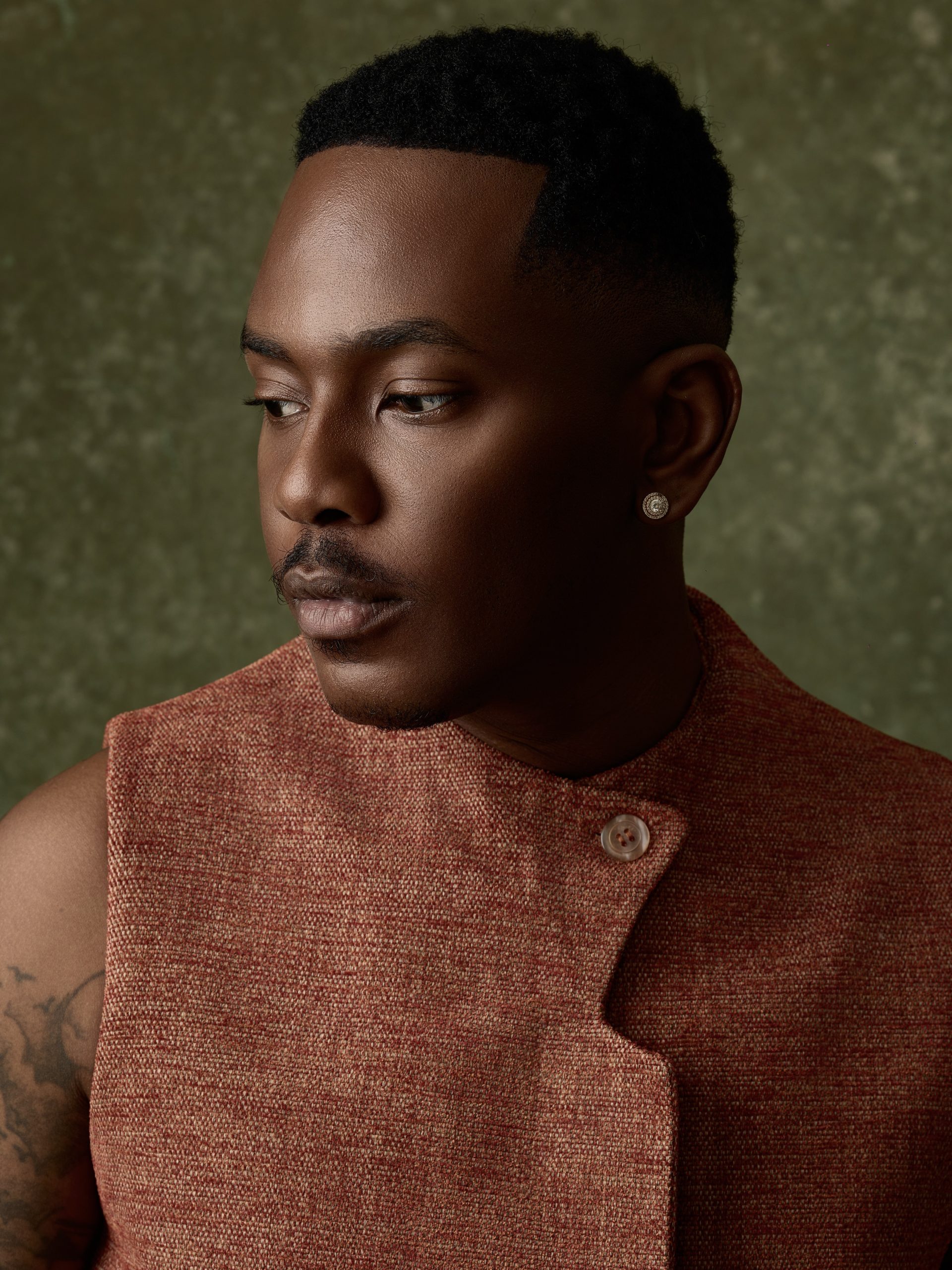 Timini Egbuson photographed by Ibor Edosa Victor (@edos_artistry), styled and designed by Ibor Nathaniel Osarenoma (@princenat_eero)