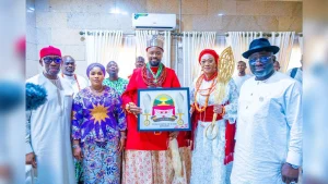 Former Governor of Delta State, Ifeanyi Okowa (left); wife of the state governor, Deaconess Tobore Oborevwori; Olu of Warri, Ogiame Atuwatse III; wife of the President, Oluremi Tinubu; and Governor Sheriff Oborevwori, when Olu of Warri conferred the chieftaincy title of Utukpa-Oritse Iwere of Warri Kingdom on Nigeria’s First Lady, yesterday.