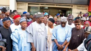 Former Governor of Ogun State, Olusegun Osoba (left); Chairman, All Progressives Congress (APC) National Convention Central Coordination Committee, Aminu Masari; APC National Chairman, Prof. Nentawe Yilwatda; former APC National Chairman, Abdullahi Adamu; Kwara State Governor, Abdulrahman Abdulrazaq, and Ogun State Governor, Dapo Abiodun, during the inauguration of the Committee in Abuja, yesterday.                                   						                   					                   PHOTO: LUCY LADIDI ATEKO 