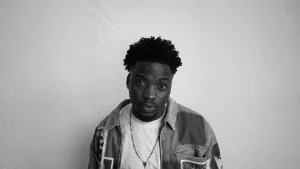Kunmie photographed by @isaacoflagos
