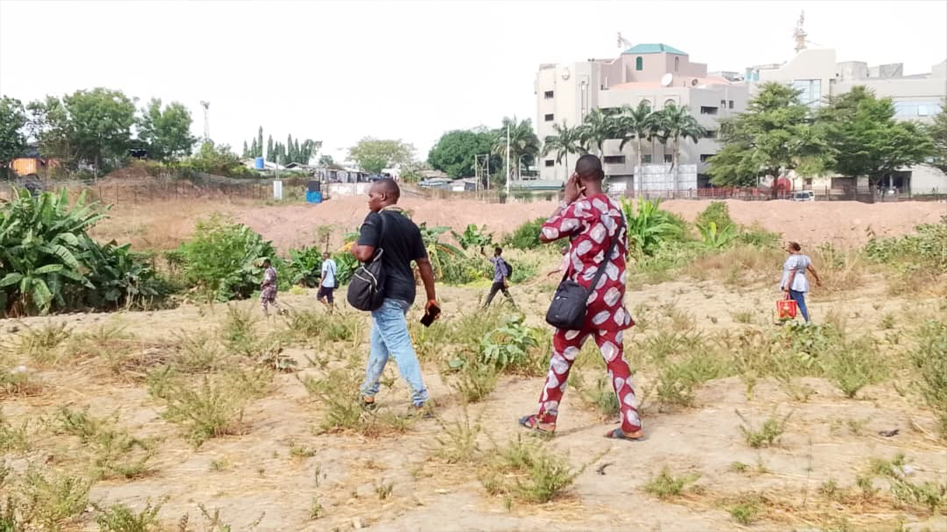 Abuja workers walking through bush parts and makeshift routes as road closures and security checks disrupted movement in the nation’s capital ahead of the national convention of the All Progressives Congress.