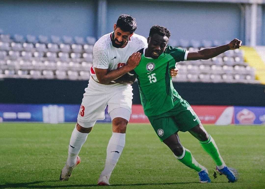 Moses-Simon-tussles-for-possession-with-Irans-Hossein-Kanaani_20260327_221002_0000_transcpr
