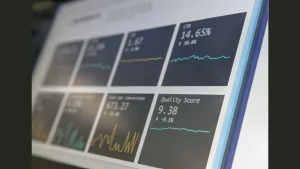 data_dashboard_4k_header