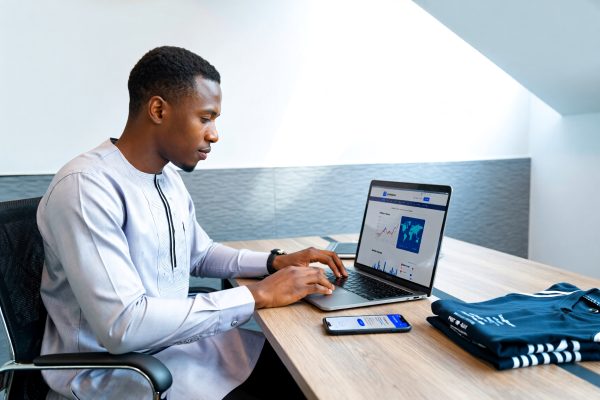 dropshipping-clothing-nigeria-print-on-demand-printful-workflow
