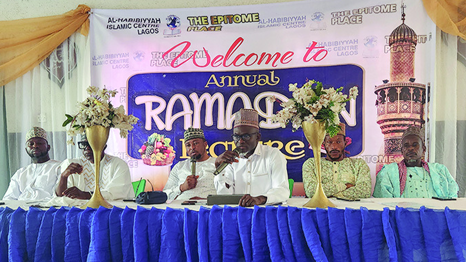 Coordinator of Al-Habibiyyah Islamic Centre in Lagos, Abdulrahman Thabit (left); Chief Missioner, Al- Muwafiq Islamic Society, Mushin, Lagos, Sheikh Hameed Olawale Tirmisy; Chief Imam, Falomo Police Central Mosque, Ikoyi, Dr. Tajudeen Adebayo (4th left); and other clerics at the annual Ramadan lecture in Lagos.