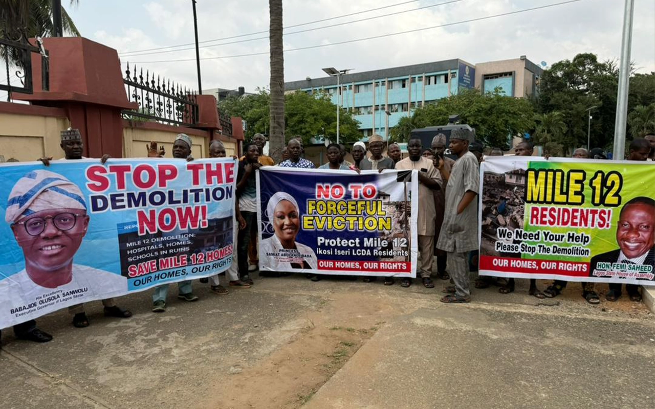 Protesters  at the Lagos Assembly gate yesterday.    PHOTO: ENIOLA DANIEL