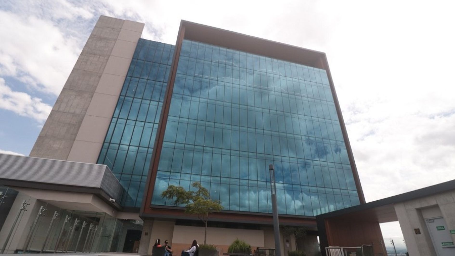 Lead University
