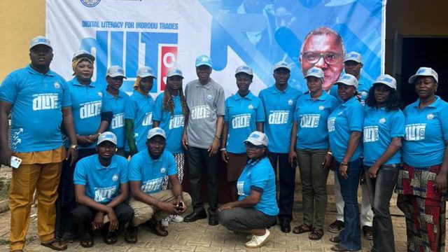 Vice Chancellor, Prof. Olumuyiwa Odusanya (middle) with the trainees….