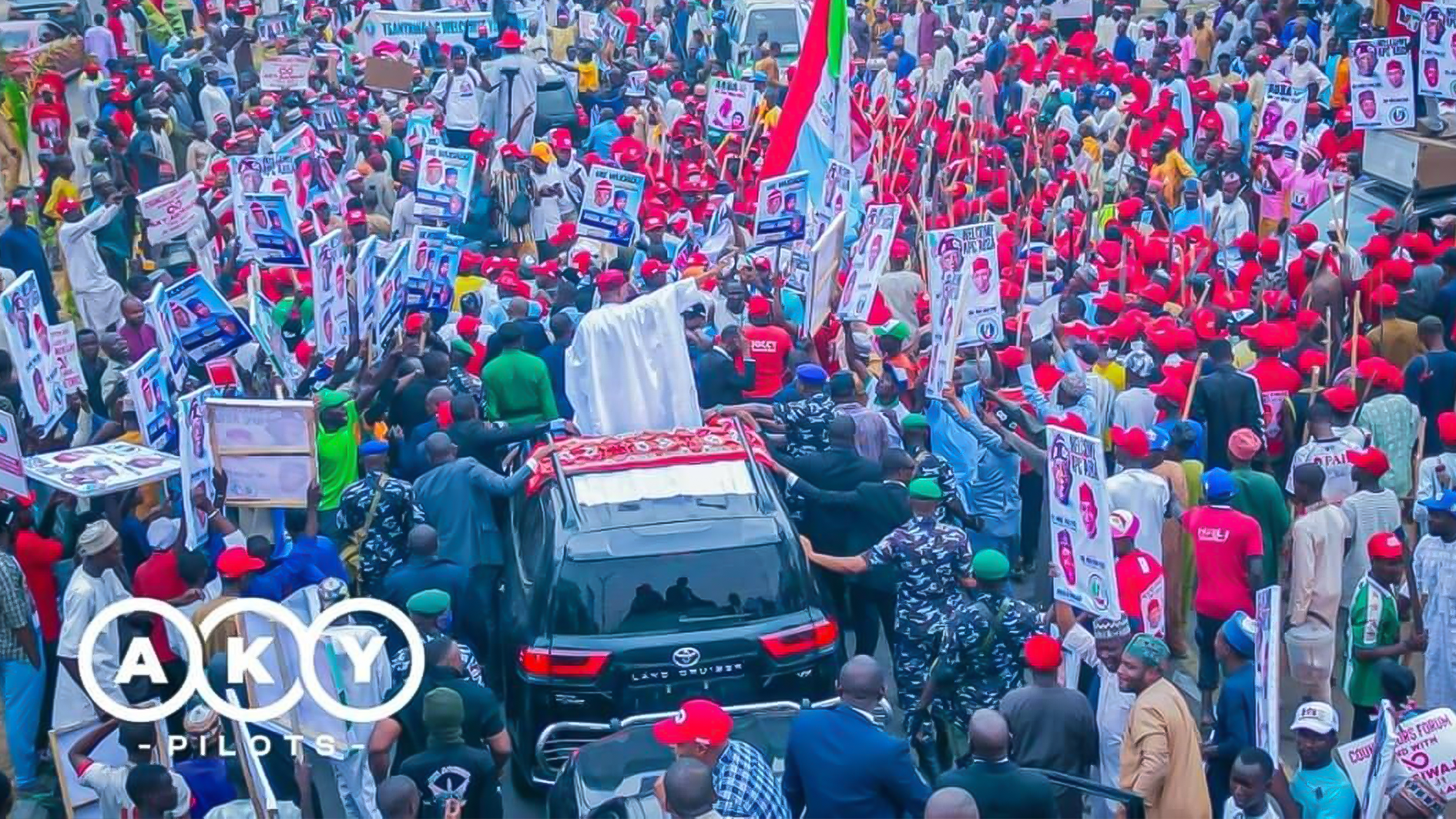 Governor Abba Kabir Yusuf received a rousing welcome as thousands gathered at Malam Aminu Kano International Airport to استقبال him on his return to Kano.