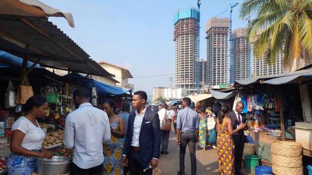 nigeria-economy-market-life-development-rich-or-poor-country-comparison