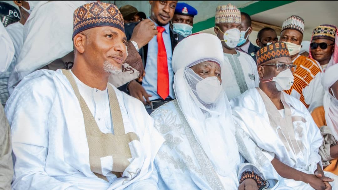 AbdulRazak and Saliu Mustapha flank the Emir of Ilorin –