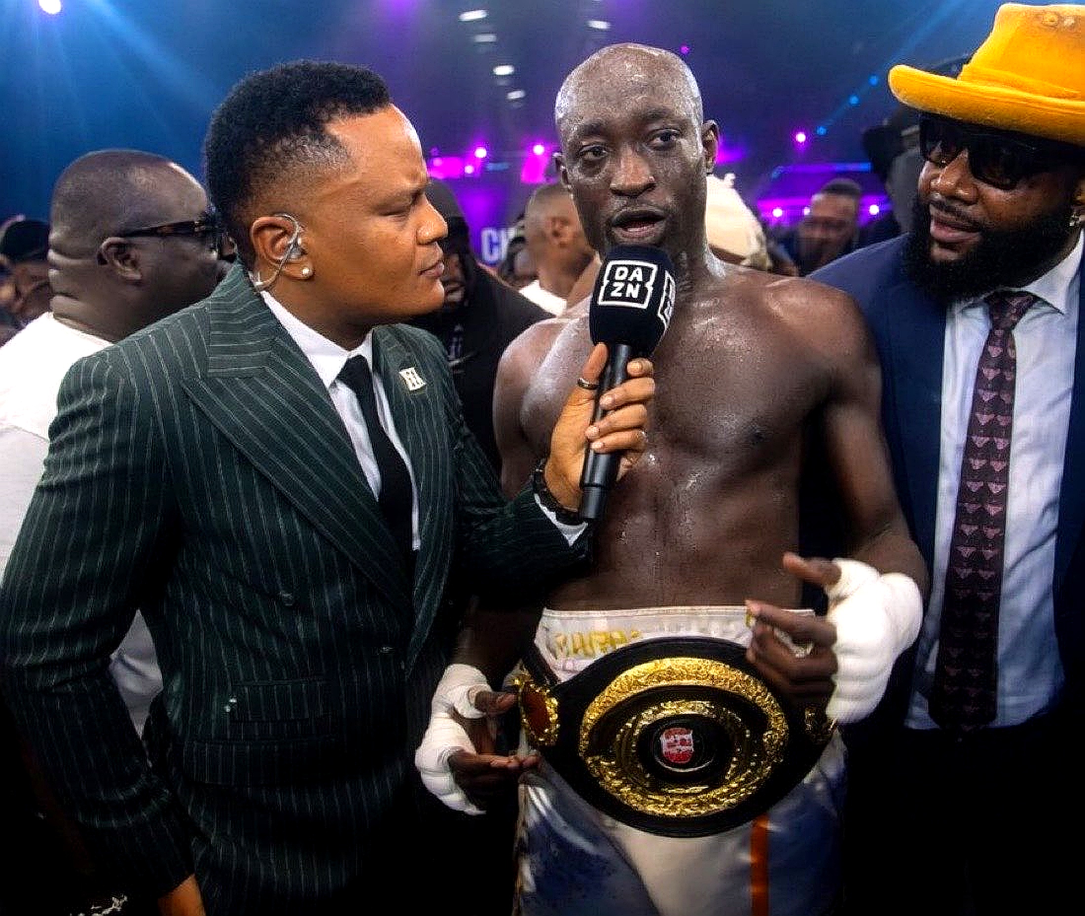 Carter Efe beats Portable in celebrity boxing match