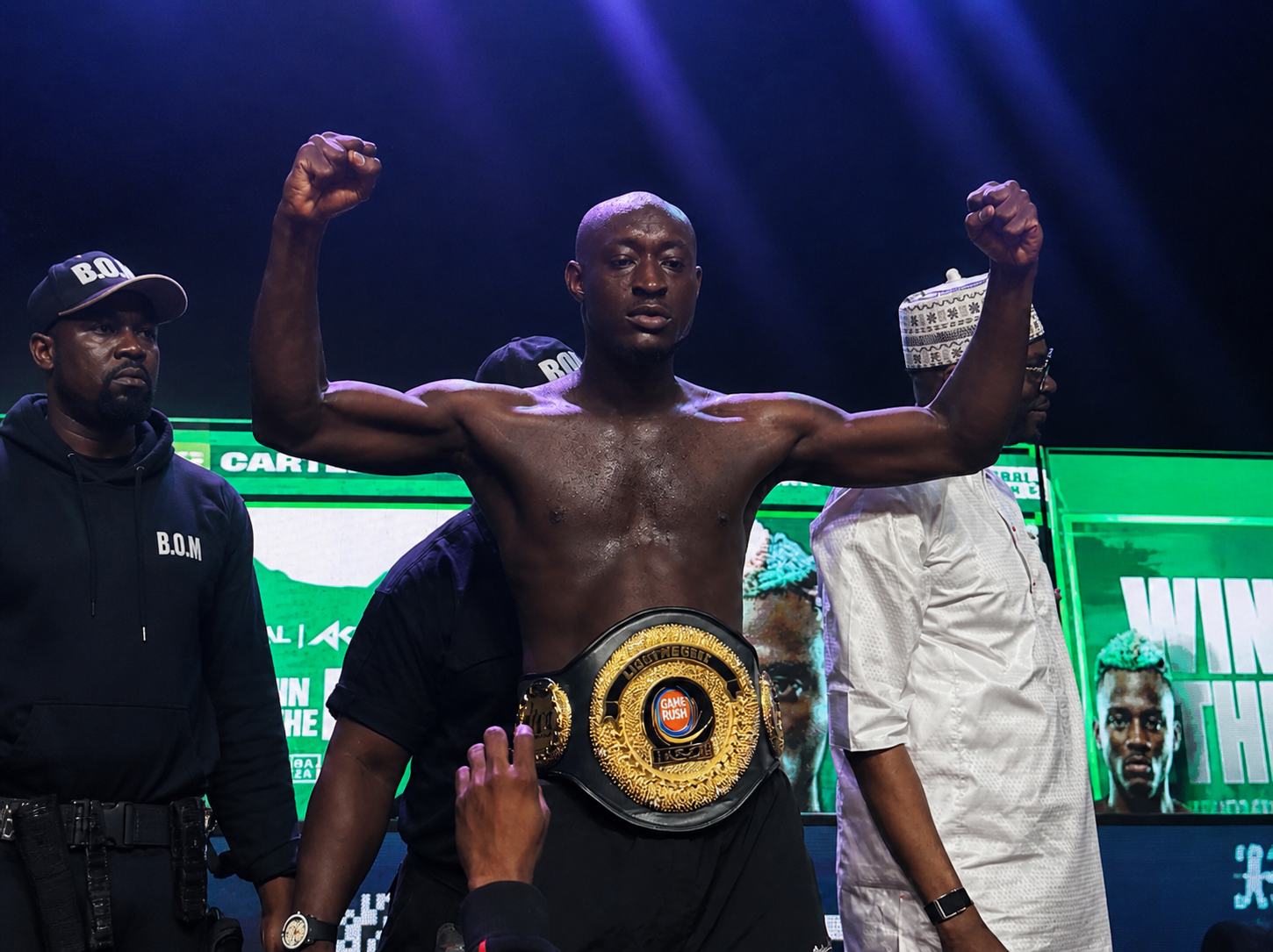 Carter Efe beats Portable in celebrity boxing match