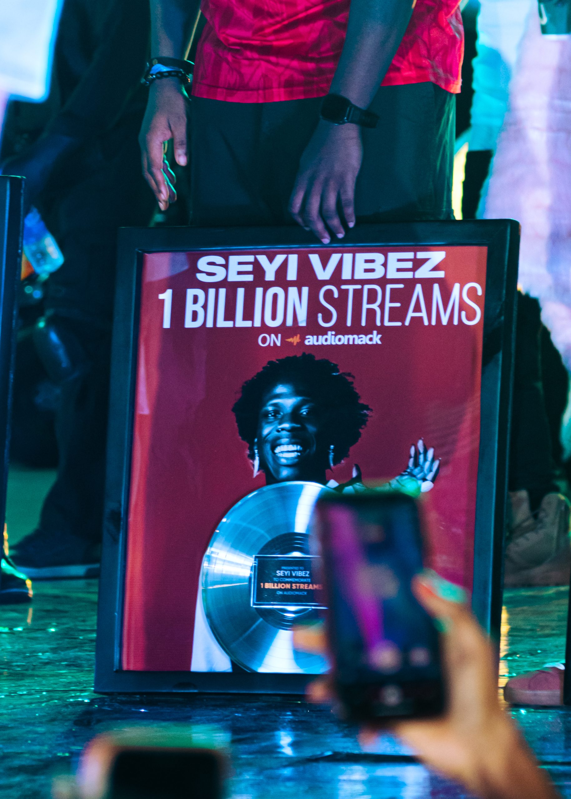 Seyi Vibez