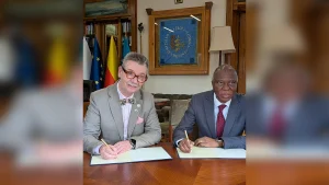 VC, LASUSTECH, Prof Olumuyiwa Odusanya (right) and Rector, Warsaw School of Economics (SGH)- Prof Piotr Wachowiak at the signing of the MoU in Warsaw, Poland.