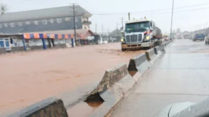 Flooded Uselu axis of the Benin-Lagos Highway