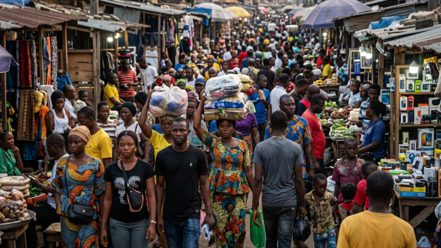 where-most-of-nigerias-population-lives-busy-lagos-market