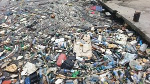 Marine litters at Ikoyi waterfront				                       PHOTO: ADAKU ONYENUCHEYA