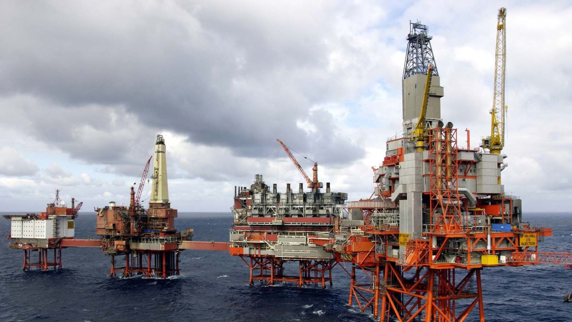 Petroleum-oil-rigs-ocean1