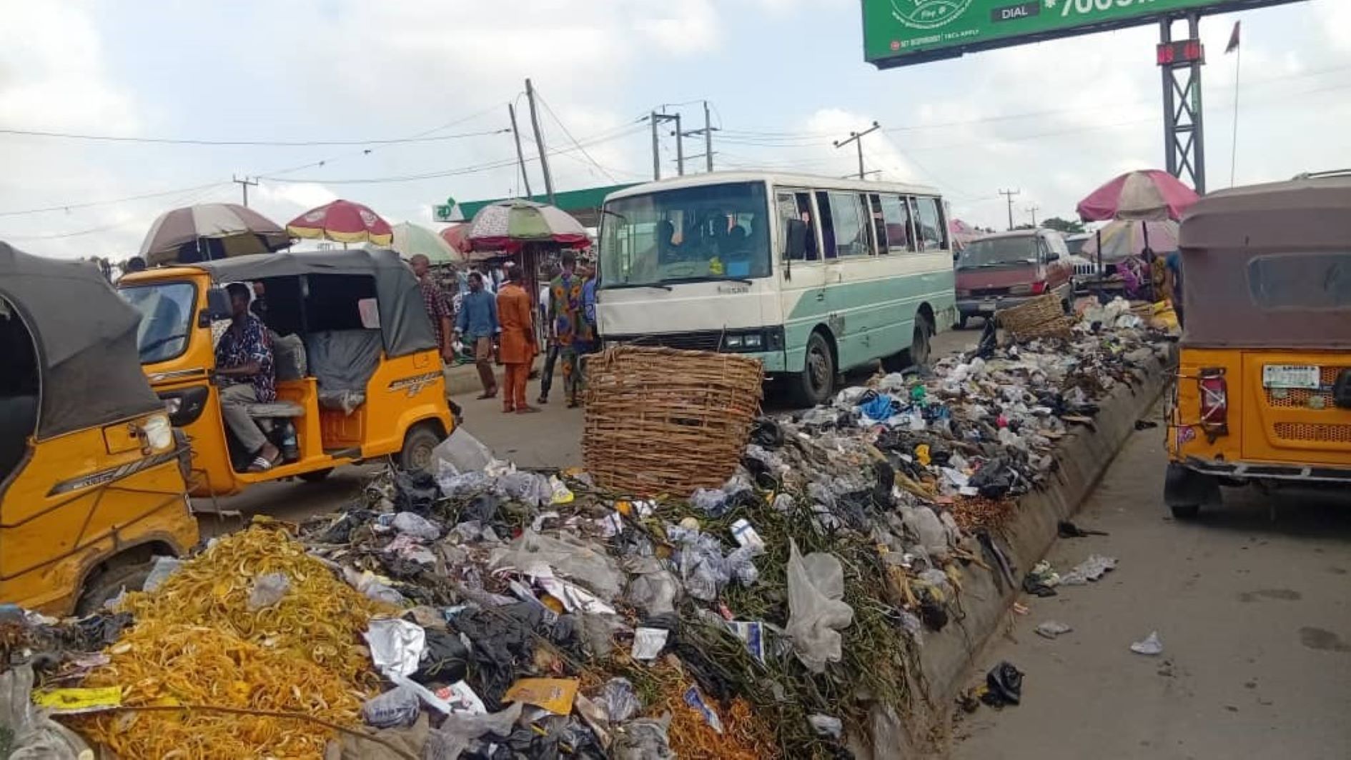 Heaps of waste on different sections of major roads of Lagos   													PHOTOS: Ayodele Adeniran