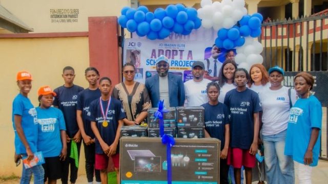 Izili Nigeria, JCI Ibadan Elite Illuminate Ibadan School With Solar Power Initiative-135625-768×495