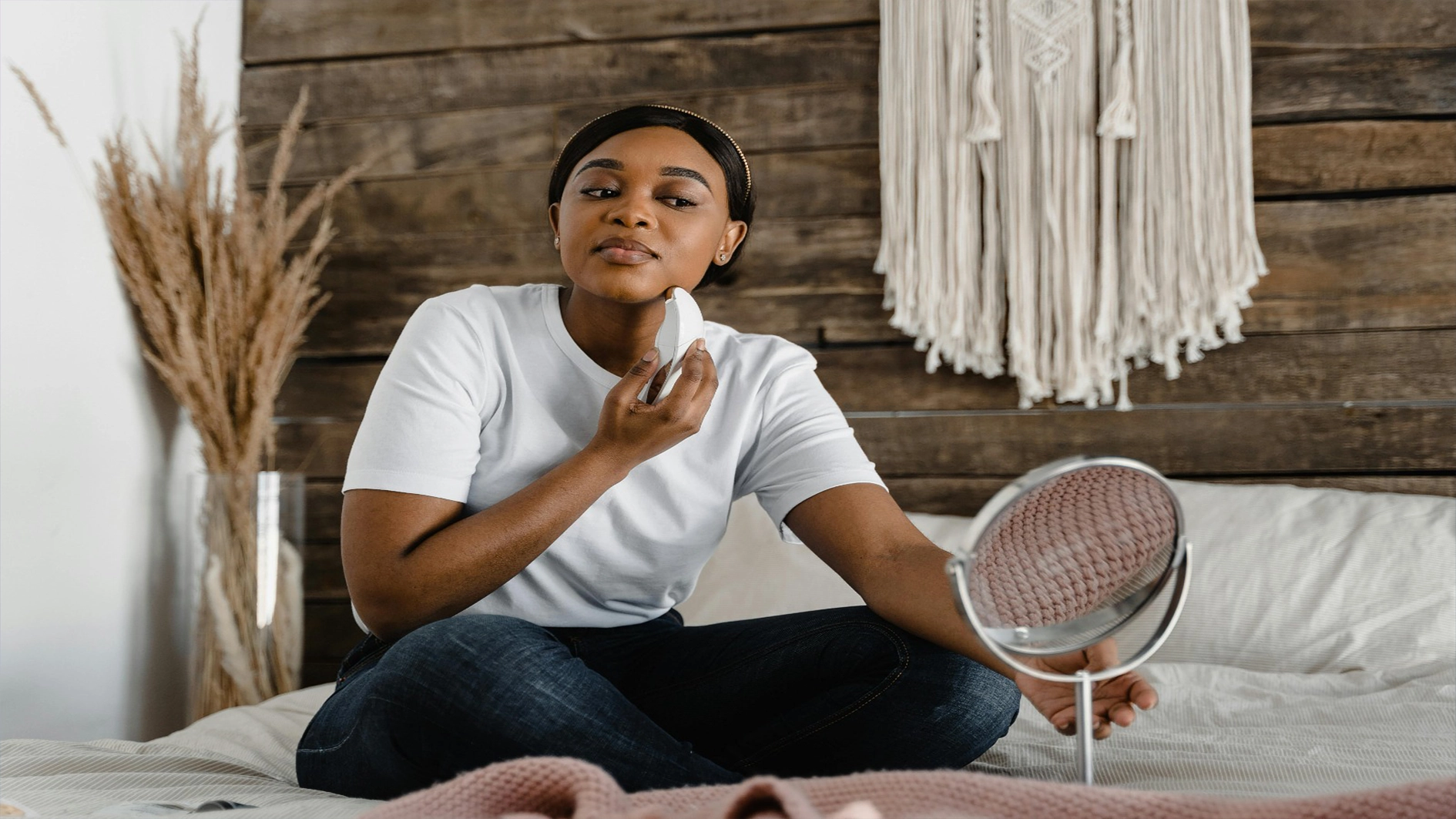 10 Natural Beauty Habits to Help Women Look Younger