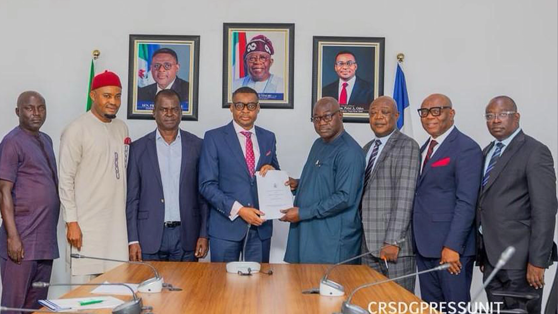 Hon. Charles Okon Ekpe (left), Special Adviser on Water; High Chief Godwin Nyiam, Managing Director, CRSWBL; Prof. Anthony Owan Enoh, SSG; His Dr Peter Odey, Deputy Governor; Mr. Lucky Igberaese, Managing Director, Agua Global Services Limited (Private Partner);  Mr. Ayo Taire, GMD, Core Trust and Investment Limited; Mr. Adolphus Aletor, Managing Director, Core Trust and Investment Limited; and Olumide Oyewole, Managing Partner, Andrias and Co., during the signing ceremony of the PPP Concession Agreement between CRSG and Agua Global Services Limited for the upgrade of Cross River State Water Board Limited.
