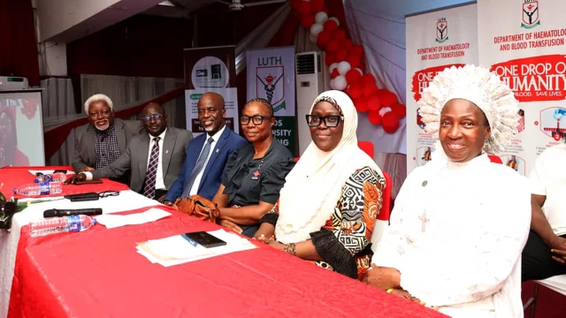 Deputy Chairman, Medical Advisory Committee (CMAC), Lagos University Teaching Hospital (LUTH), Prof. Babawale Bello (left); Chairman CMAC, Prof. Rufus Ojewola; Head of the Department of Haematology and Blood Transfusion, Prof. Ayodeji Oluwole; Ozonweke Ogechuku; Prof. Titilope Adeyemo and Dr Esther Ajayi, during a press conference in commemoration of World Blood Donor Day held at LUTH.