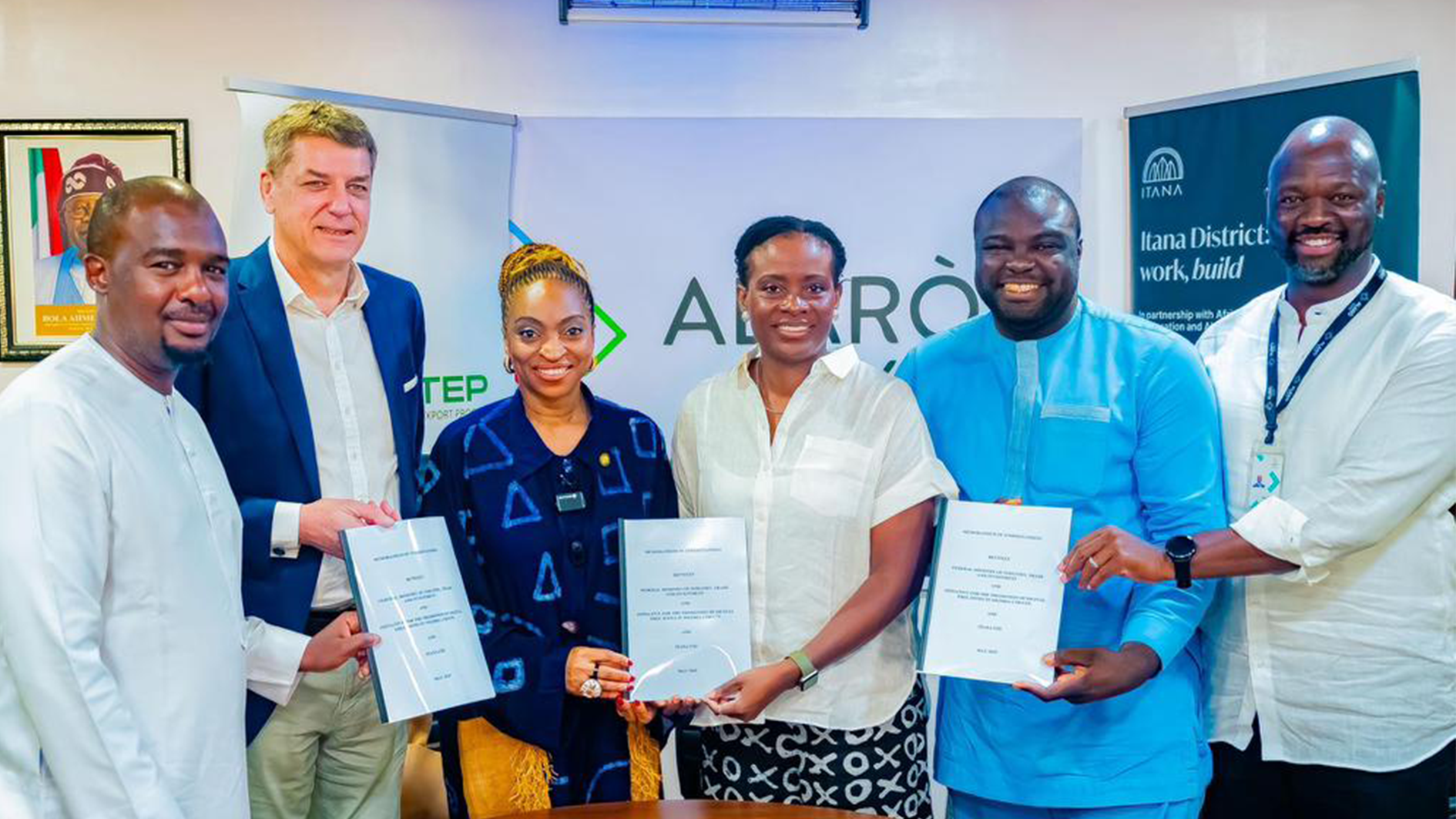 L-r: CEO, Itana, Luqman Edu; Founder & Group CEO, Rendeavour, Stephen Jennings; Honourable Minister of Industry, Trade & Investment, Dr. Jumoke Oduwole; National Cordinator, National Talent Export Programme (NATEP), Teju Abisoye; Co-Founder, Itana, Iyin Aboyeji; and CEO, Alaro City & Chairman West Africa, Rendeavour, Yomi Ademola, at the MoU signing and official relaunch of NATEP held recently in Lagos.