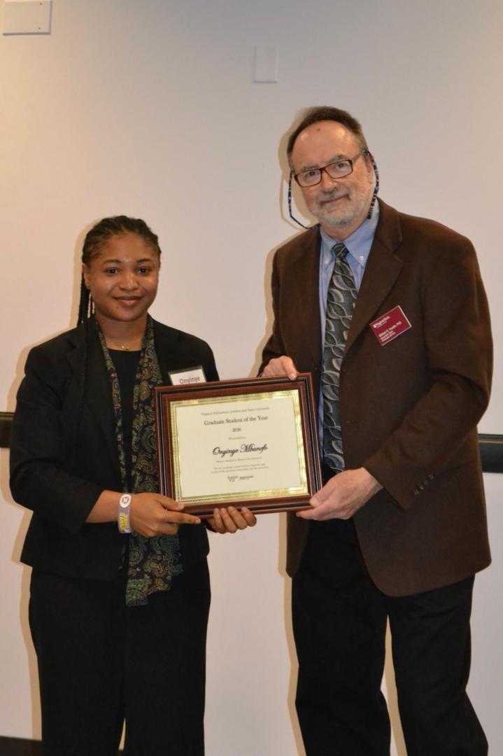 onyinye-mbanefo-receiving-award