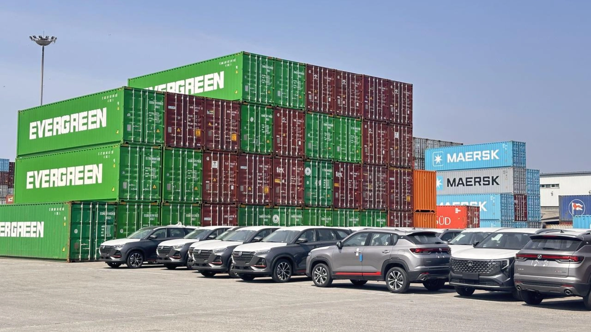 Guazi vehicles are prepared for overseas sourcing and delivery.