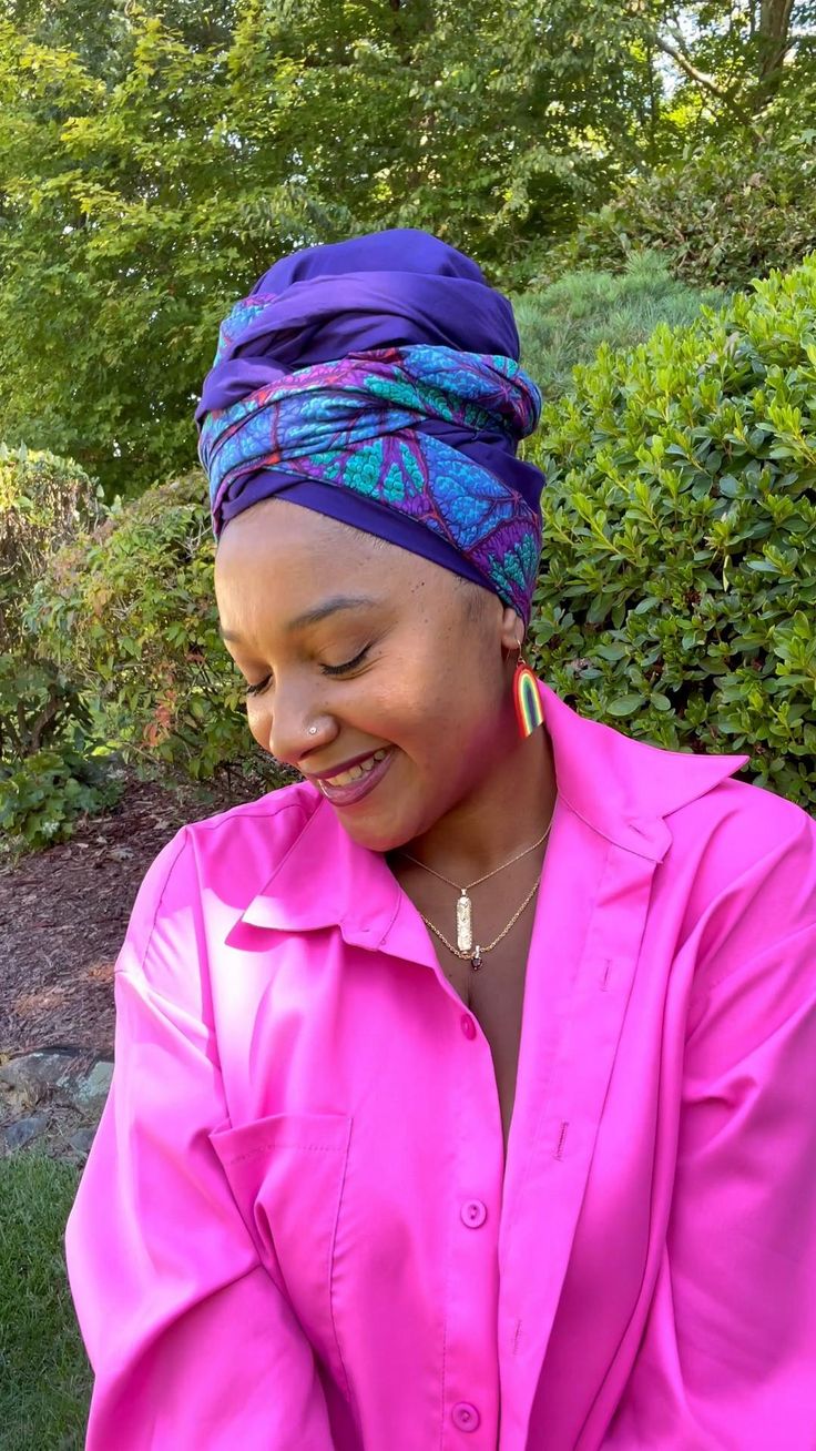 Look extra with the double twist patternThis style can be made by combining two matching fabrics to create a special look. The double twist design shows how far a creative person can go to look glamorous.