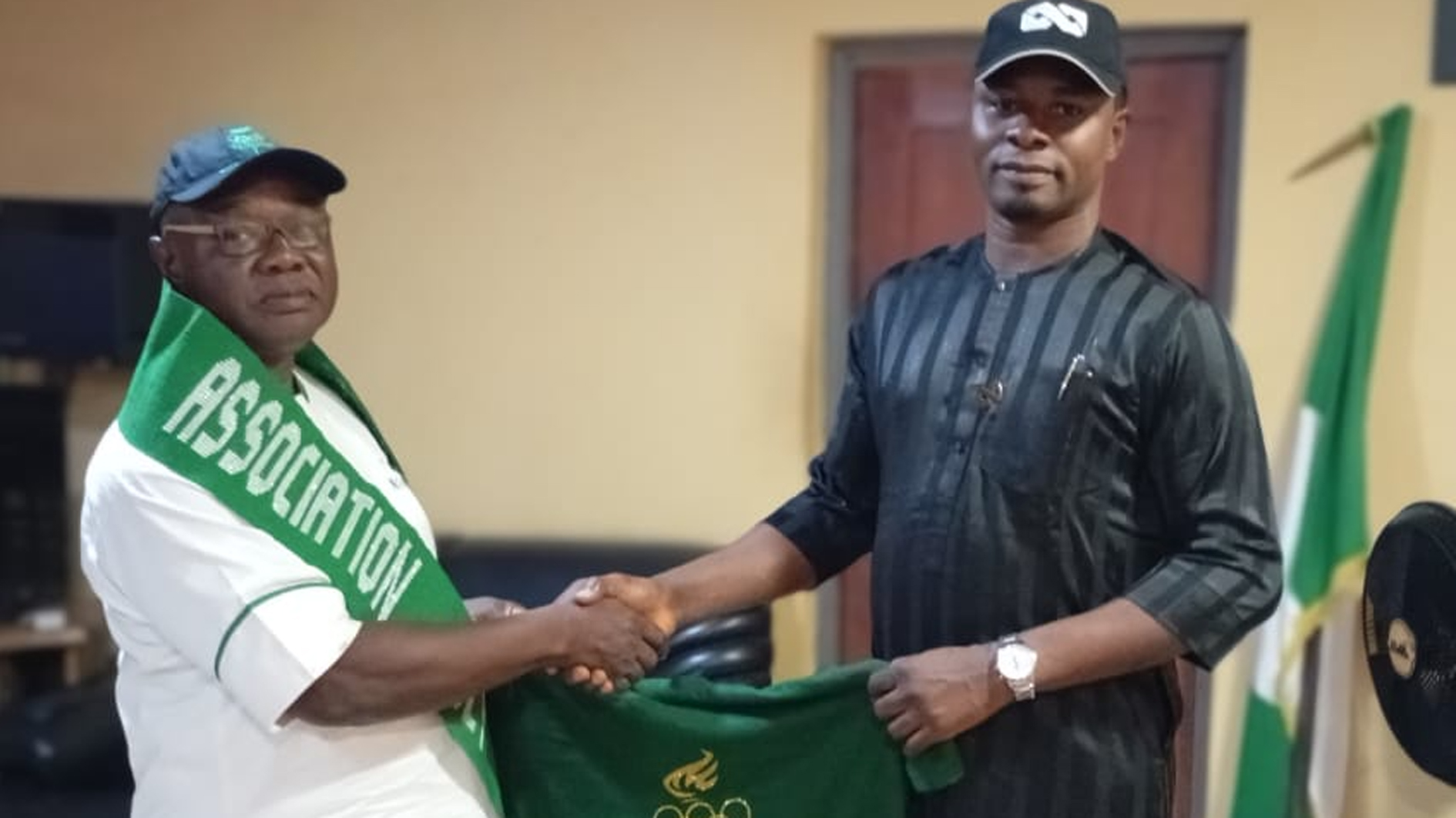 Olympian Oshomah meets Edo council boss, set to relocate weightlifting academy to Agenebode