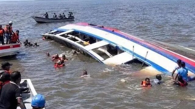 boat xcapsize