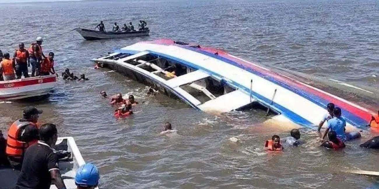 boat xcapsize