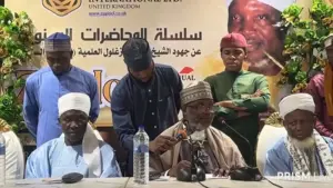 Mudeer (Director) of Daru D’Dawah, Sheikh Ridwanullah Mustapha Zuglool Sanusi (left); Khaleefatu-Zuglool, Daru D’Dawah Wal Irshad, Fadeelatus-Shaykh Dr. Ishaq Mustapha Zuglool Sanusi and the Founder/Director, Markaz Nurul Islam, Fadeelatus-Shaykh Daud AbdulMajeed (Alfa Nla) during the presentation of ‘An Exposé on the Palestinian Issue’ in Lagos.