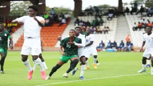 Flying Eagles battling with Sparrow Hawks in their second game of the ongoing WAFU B U-20 Tournament in Cote d’Ivoire… yesterday.