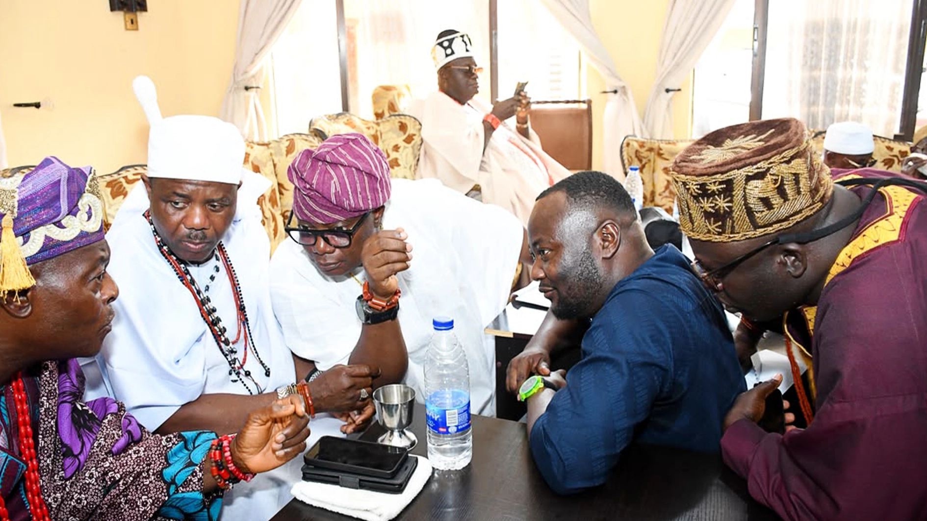 Pelumi Olajengbesi with monarchs in Osun