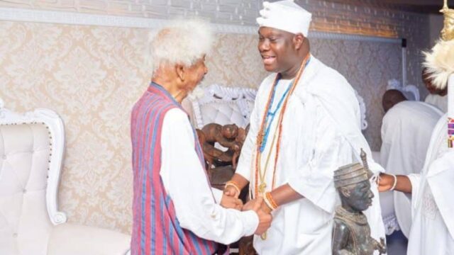 soyinka with ooni