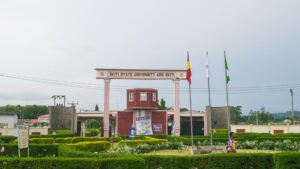 Ekiti_state_University_gate,_Ado-ekiti3