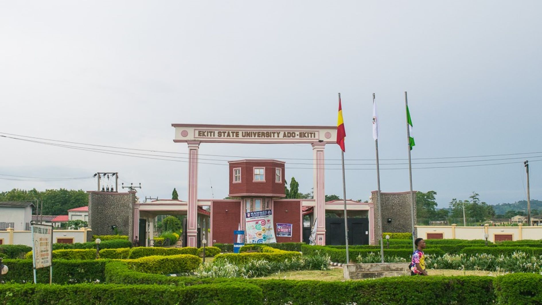 Ekiti_state_University_gate,_Ado-ekiti3