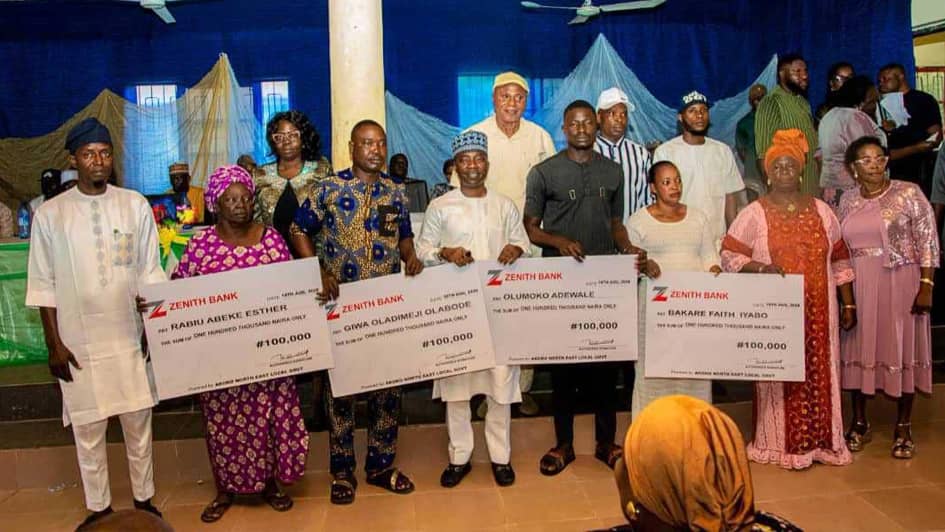 Akoko N’East boss disburses N10m empowerment grants to women, youth