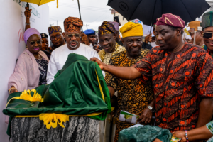 L-R: Ogun State Deputy Governor, Engr. Noimot Salako-Oyedele; Governor Dapo Abiodun; Baale of Adesan, Tajudeen Adesanolu; Commissioner for Works and Infrastructure, Engr. Ade Akinsanya and Ogun State Assembly Speaker, Rt. Hon. Oludaisi Elemide