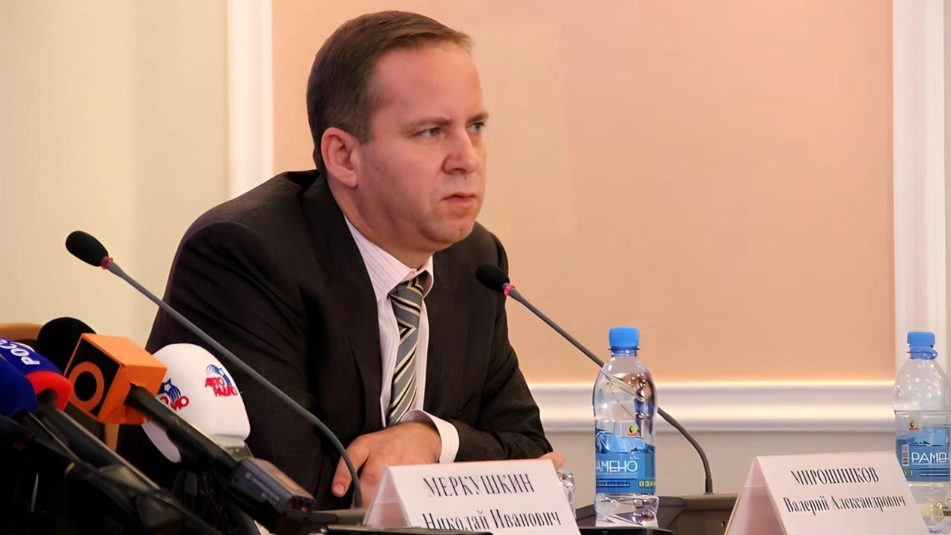 Valery Miroshnikov pivoted from road construction to the banking sector in the early 1990s