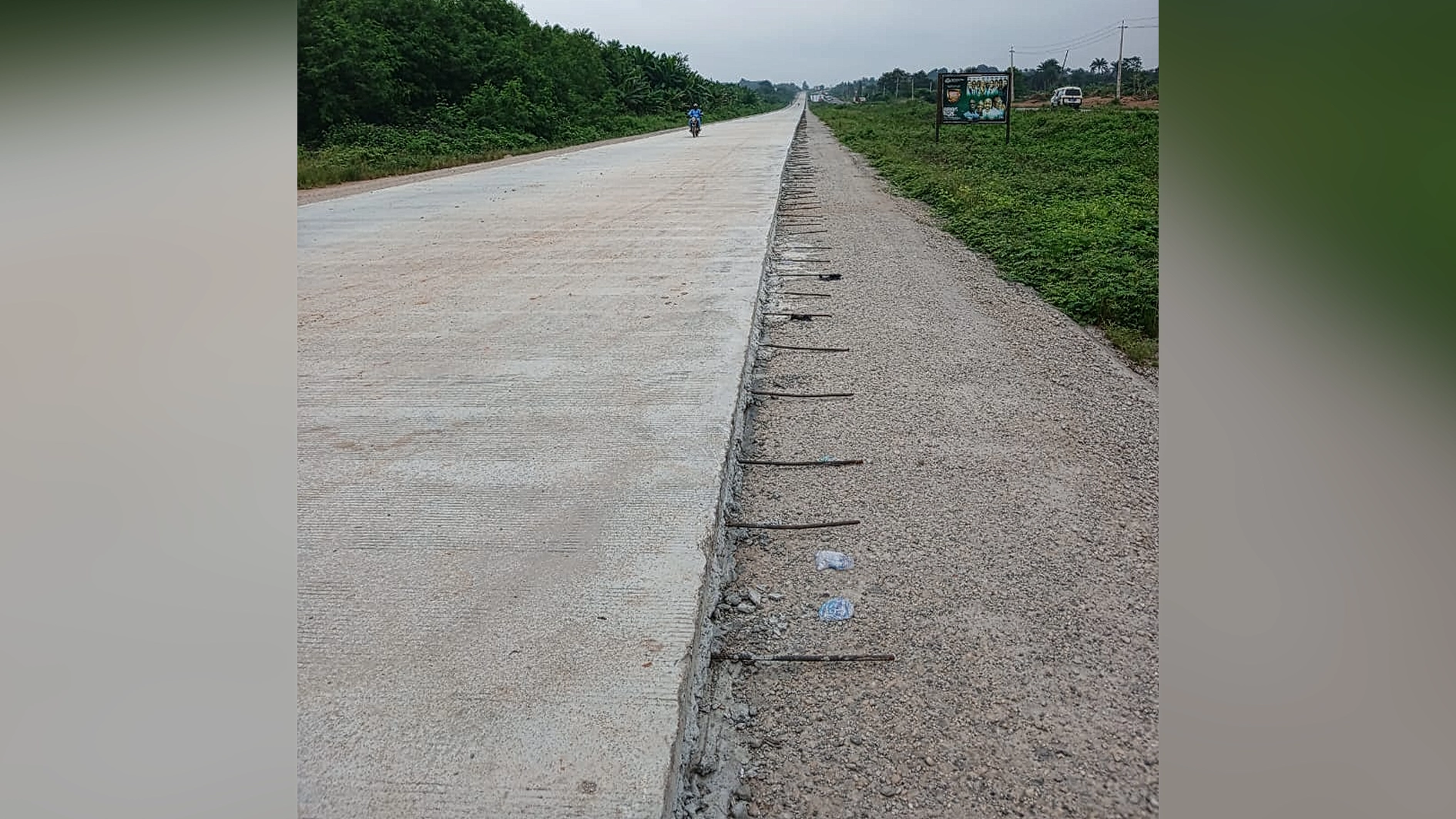 Concrete pavement work along Ibadan-Ife-Ilesha dual carriage.                          PHOTO: ALABI WILLIAMS