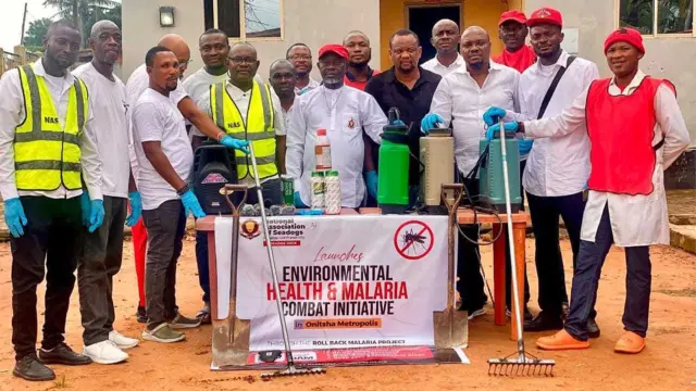 Photo Caption: Members during the anti-malaria control and  environmental sanitation of NAS Onitsha chapte