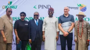 Member, Board of Directors, Okomu Oil Palm Company Plc, Mr. Peter Eguasa (left); Chief Executive Officer, ETIN Power Limited, Prof. Yinka Omorogbe; Programmes Director, PIND Foundation, Dr. Effiong Essien; Deputy Governor of Edo State, Dennis Idahosa; Managing Director, Okomu Oil Palm Company Plc, Dr. Graham Hefer and Amananawei of Gbelebu Community, Enoch Solubor, during the commissioning and formal launch of the solar mini-grid in Gbelebu Community, Edo State.