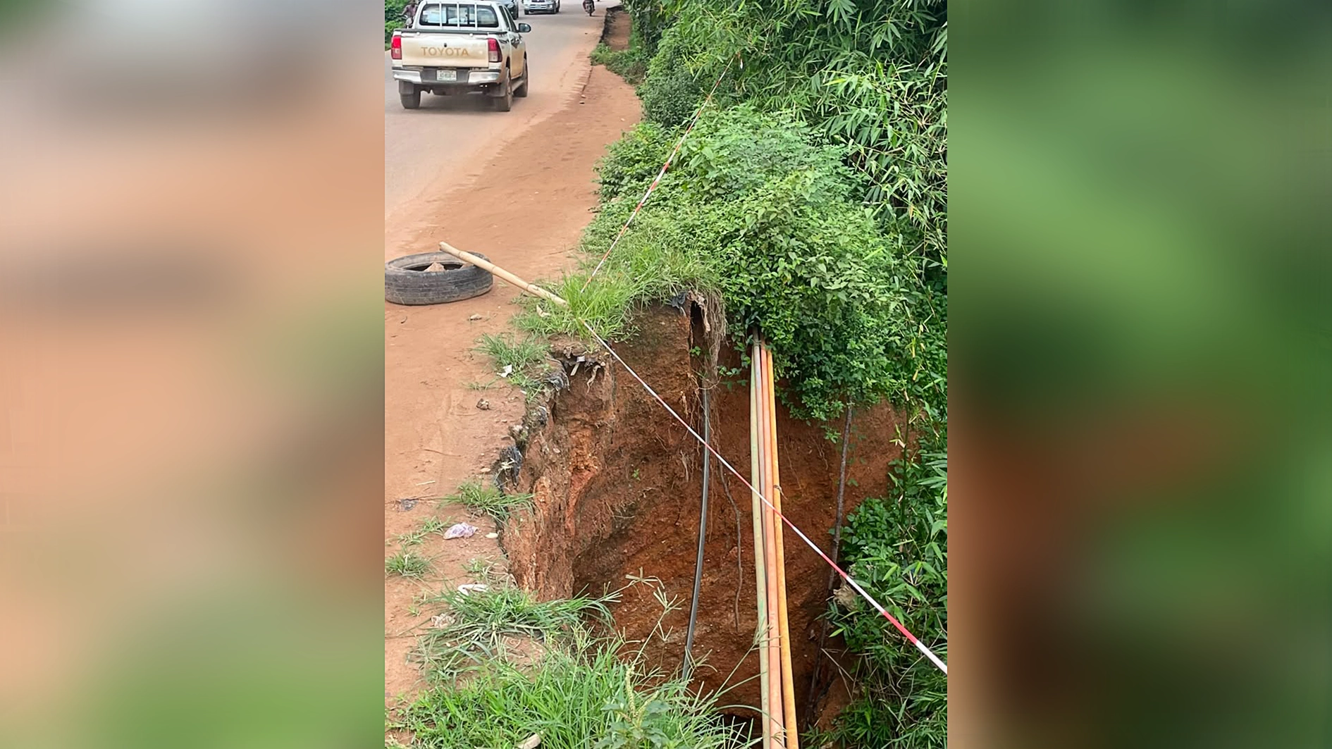 Osogbo residents beg Adeleke for urgent intervention as road caves in - The Guardian Nigeria News
